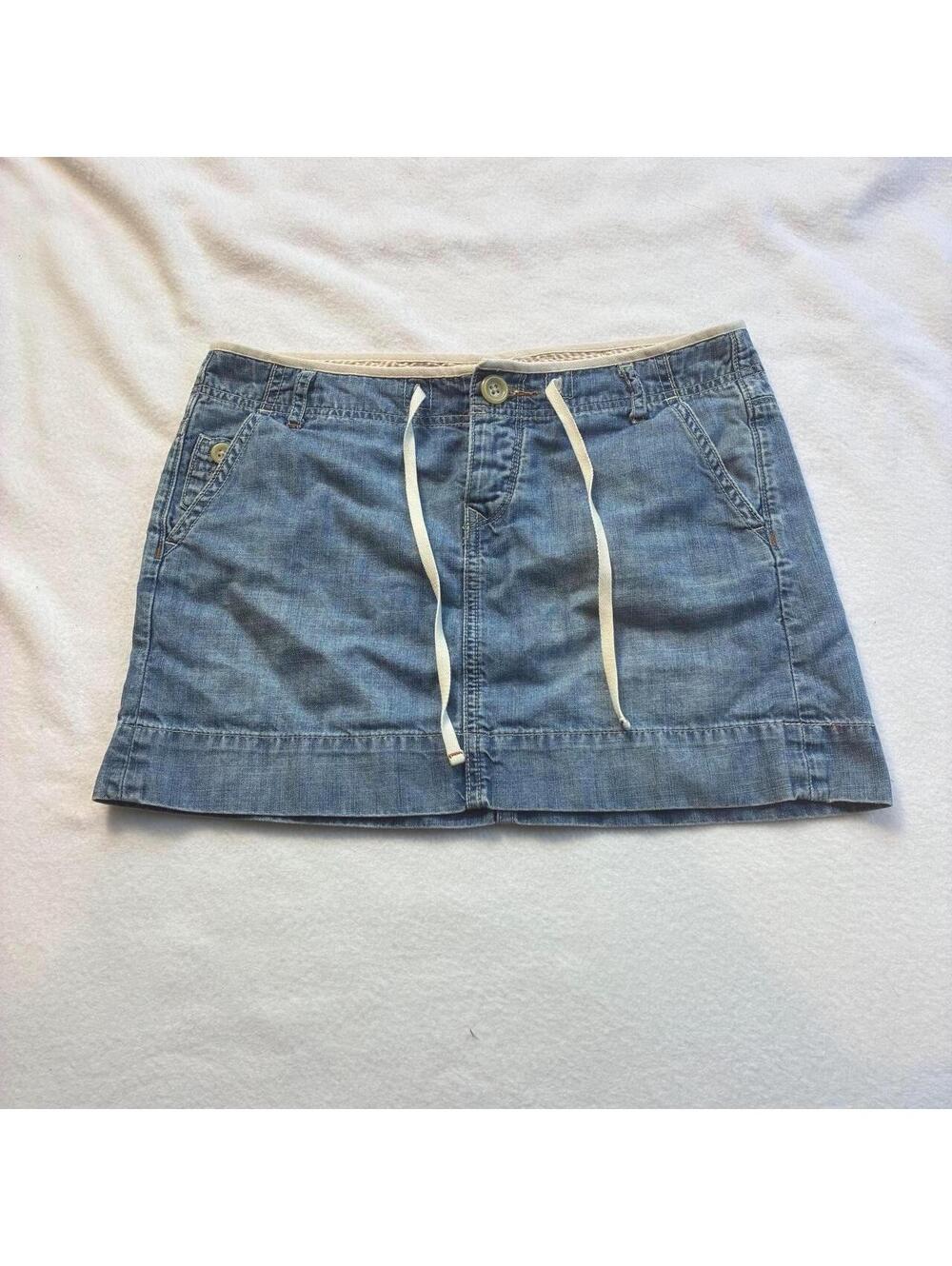 Y2K blue denim mini skirt with drawstring waist and cute design! Gap size 2 30.5